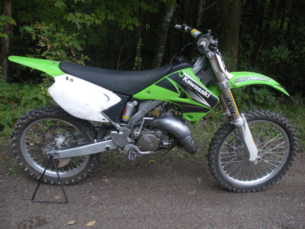 2004 Kawasaki KX125 2 stroke dirt bike with a pro circuit works exhaust system