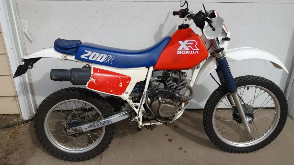1986 Honda XR200 converted to a street legal dual sport dirt bike.