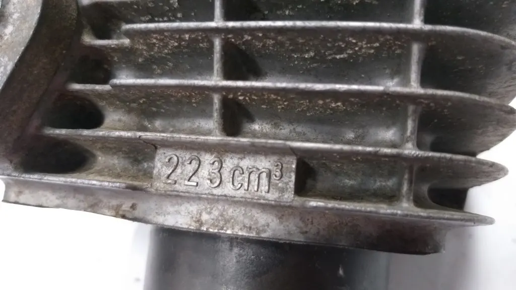 CRF230F cylinder showing the "CC" size