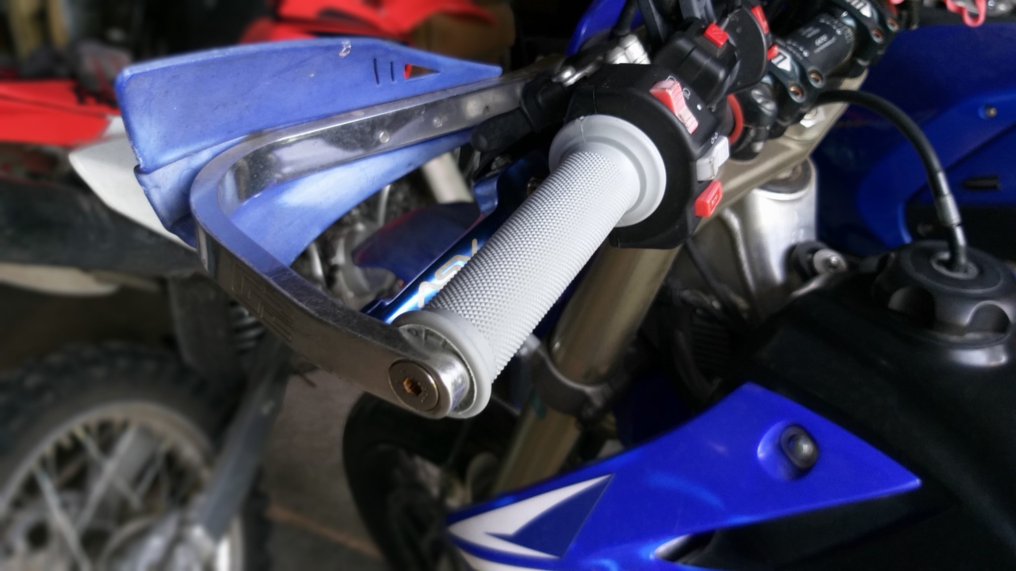 replacing dirt bike grips