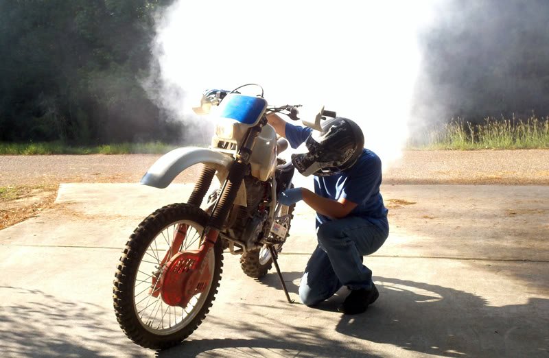 XR600 dirt bike smoking excessively out the exhaust