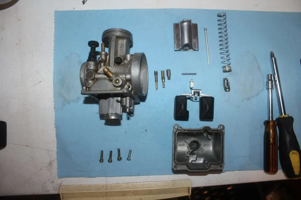 Keihin PWK Air Striker Carburetor torn down for cleaning