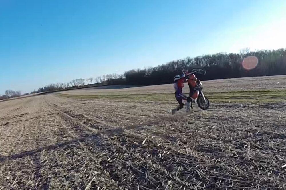 Best Hard Enduro Dirt Bike For You [2024 Guide] Motocross Hideout