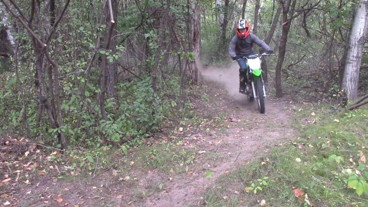 KLX140L Trail Riding 1 Best Beginner Dirt Bikes for Teenagers [By Age & Height]