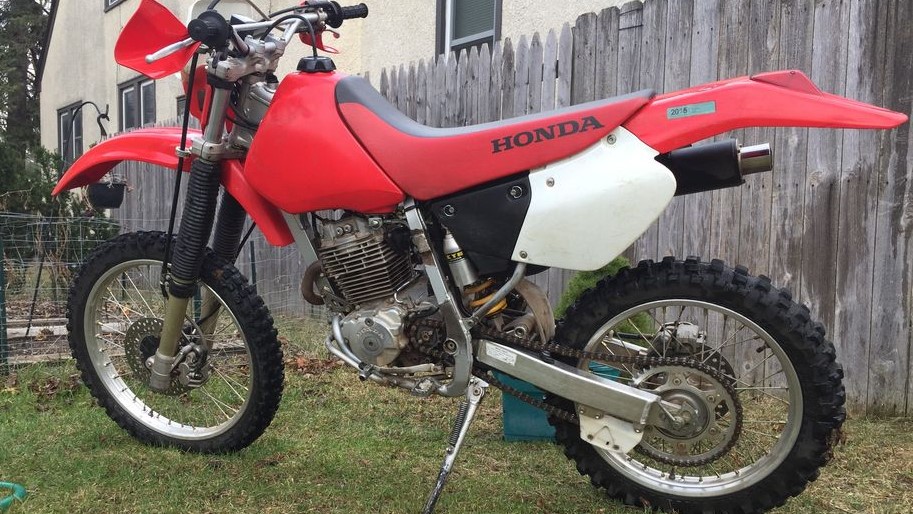 2001 Honda XR250R 6 Best Beginner Dirt Bikes For Adults That Are Cheap & Reliable