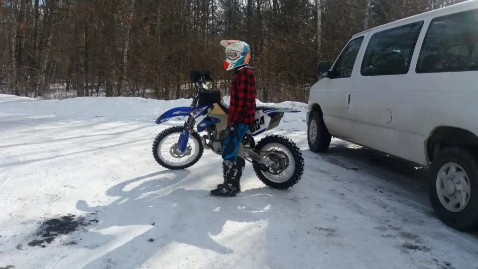 YZ250 Cold Riding In Snow Which Yamaha 250 Dirt Bike Is Best For You? [Which To Avoid]