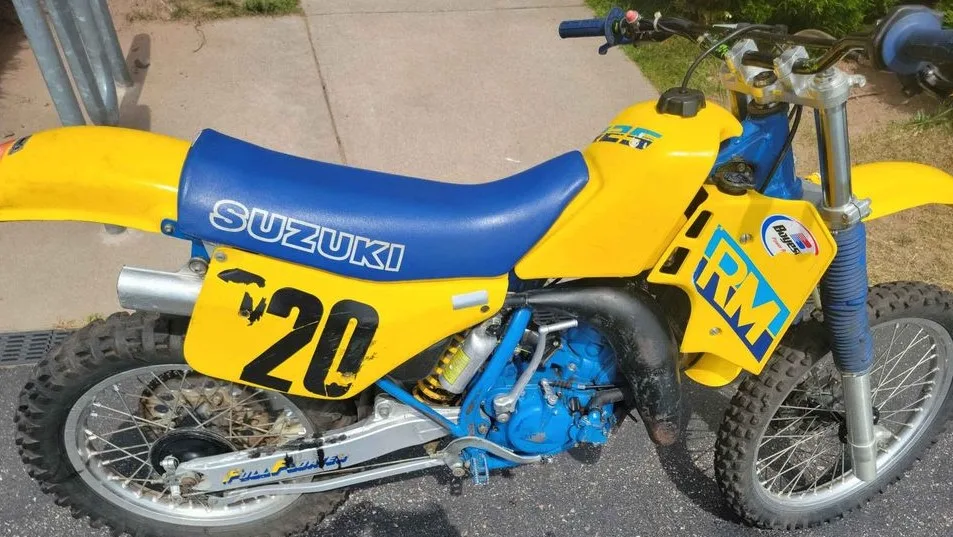 1987 Suzuki RM 125 2-stroke mx bike with liquid-cooling and full floater suspension