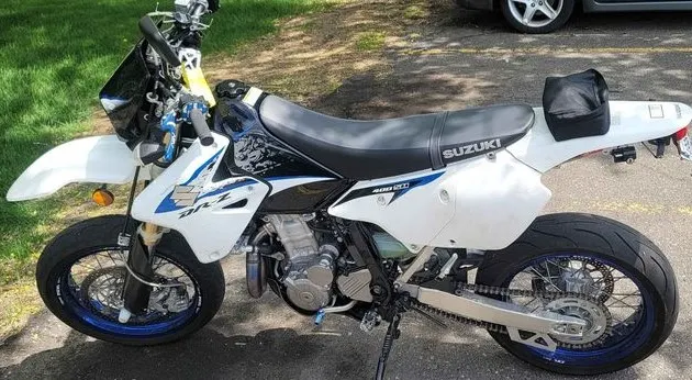 2013 Suzuki DRZ400SM 400cc 4 stroke supermoto with white plastics and road tires