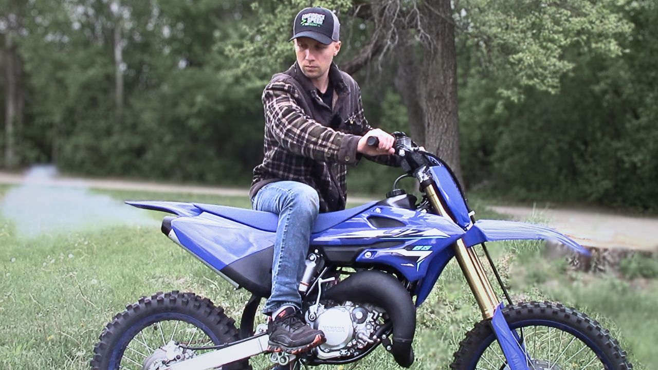 YZ85 Tuning Smoking How To Adjust A 2 Stroke Air Screw (Without Guessing)